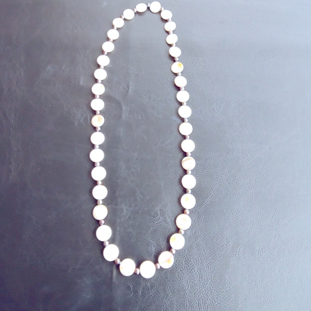 EUC Mother of Pearl and Gray Pearl Necklace